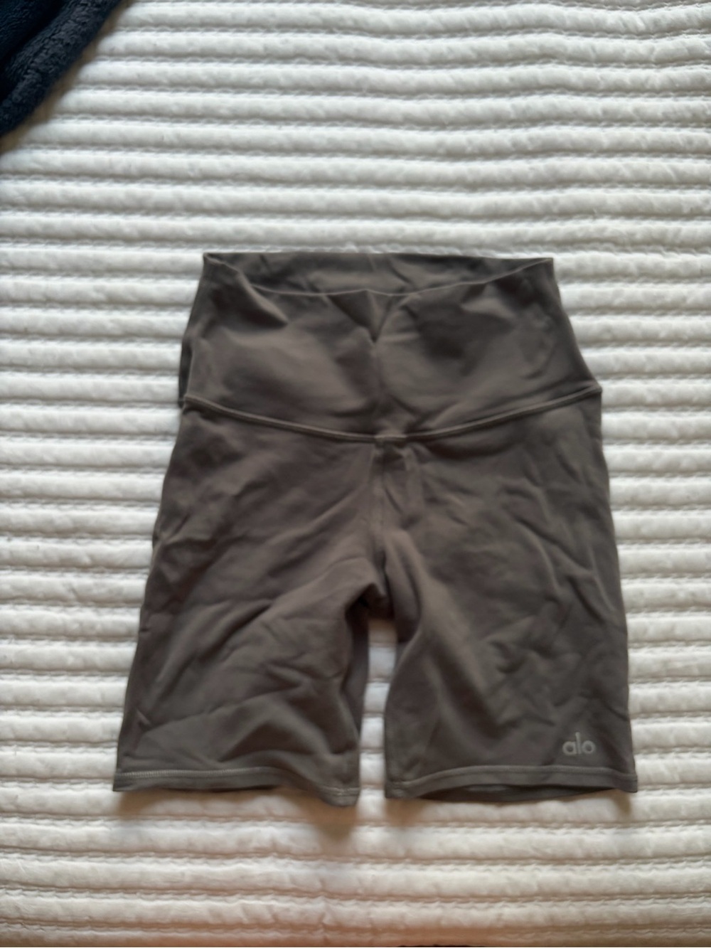 ALO Yoga High-Rise Bike Shorts in Shadow Grey